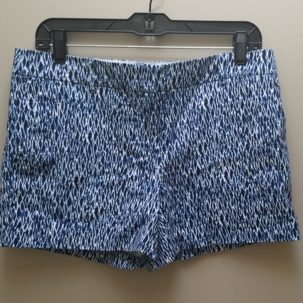 Kenar beautifully blue/white pattern shorts size8